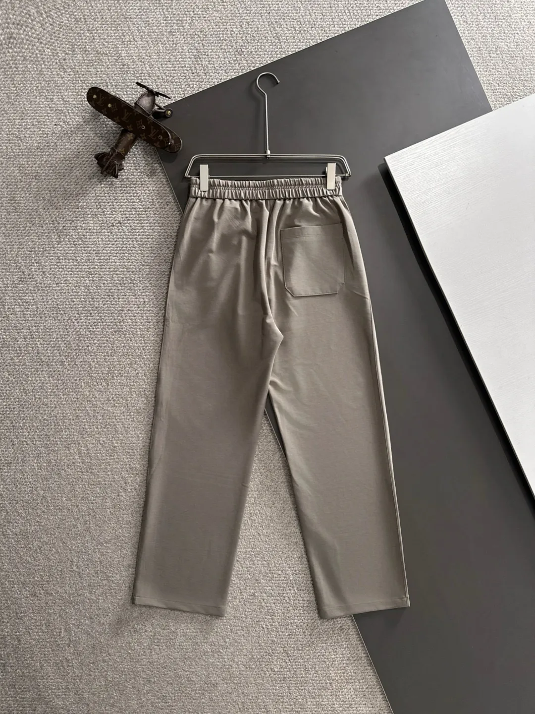 ，LP 🐎 🆕2026 New Arrival ！ Classic LOGO ， ， ， 。 ， 。（ ） ：Black Dark Gray Size：29-36